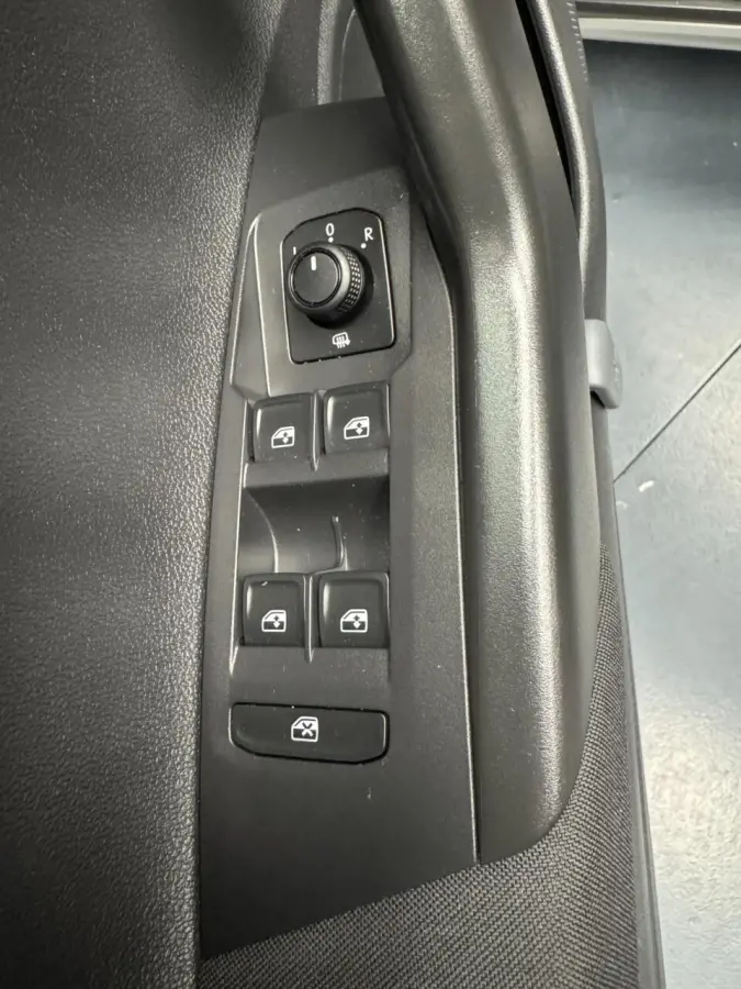 1.0 TSi Life Automaat-Trekhaak-Airco-Adapt.Cr.contr-Carplay-Camera-Parkeersensoren-Stoelverwarming-Lm16''velgen
