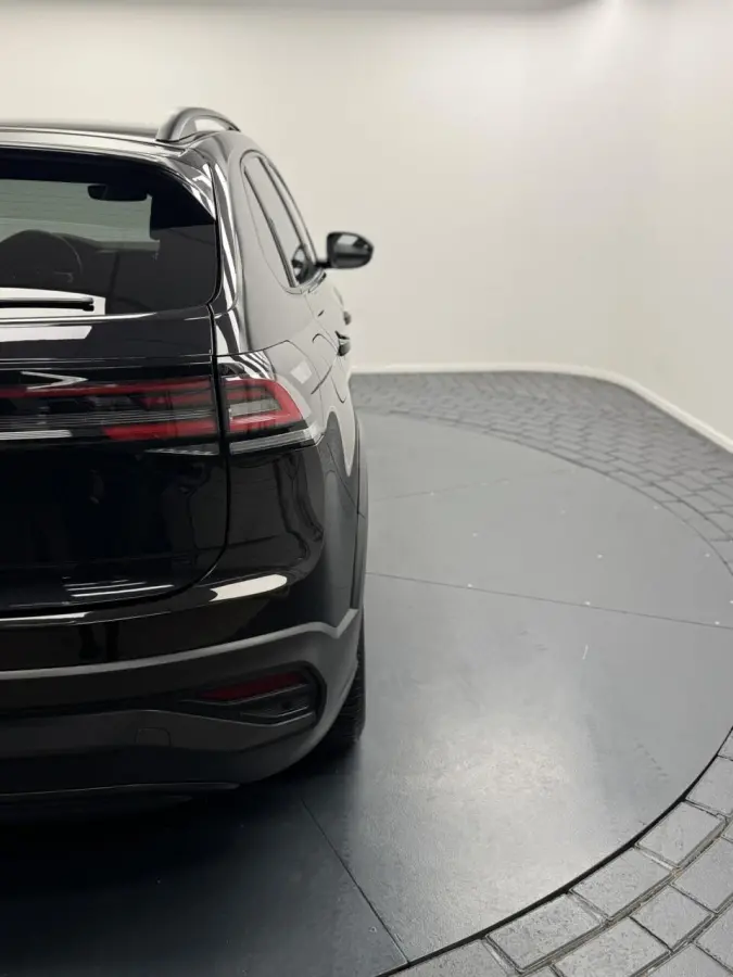 1.0 TSi Life Automaat-Trekhaak-Airco-Adapt.Cr.contr-Carplay-Camera-Parkeersensoren-Stoelverwarming-Lm16''velgen