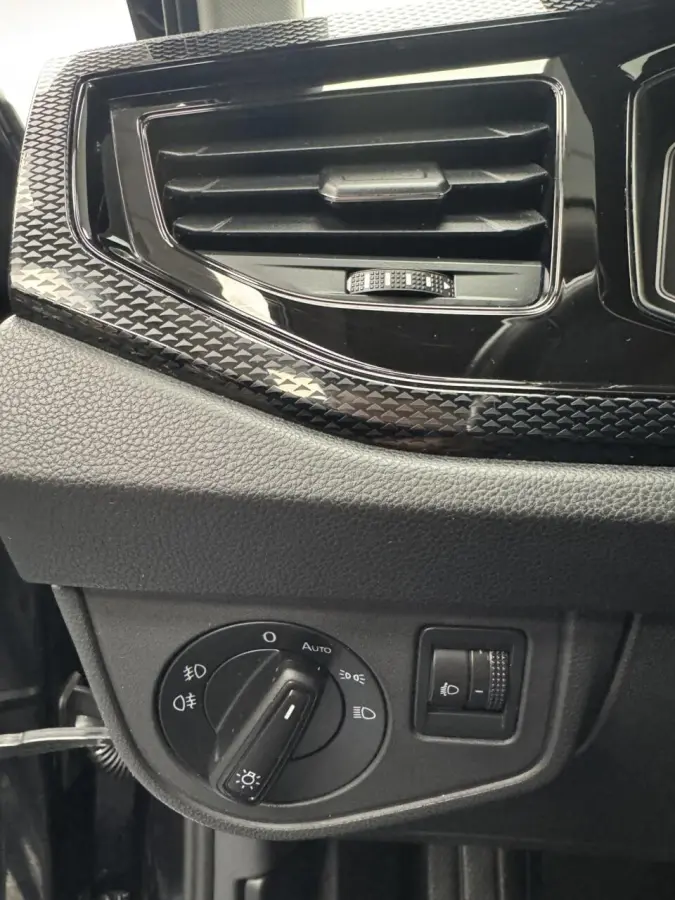 1.0 TSi Life Automaat-Trekhaak-Airco-Adapt.Cr.contr-Carplay-Camera-Parkeersensoren-Stoelverwarming-Lm16''velgen