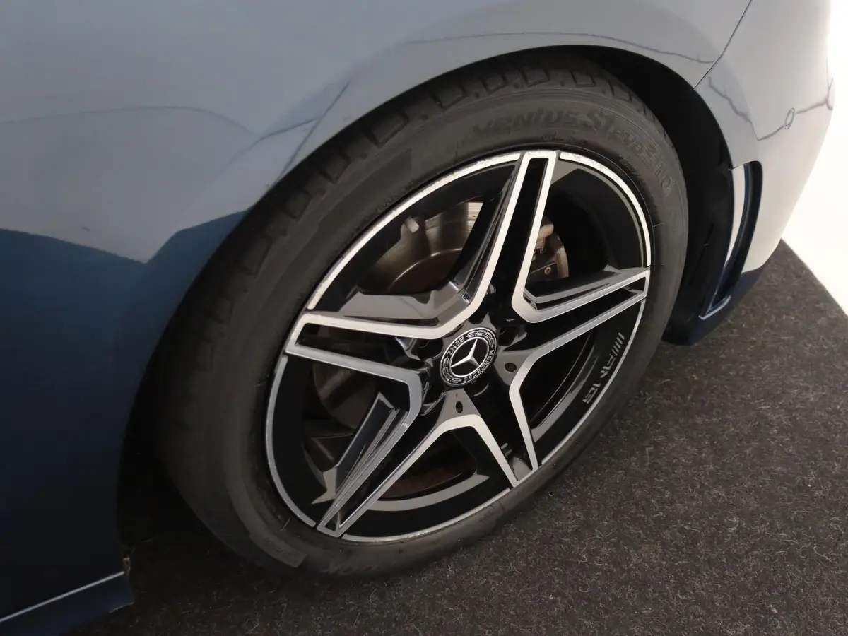 180 Business Solution AMG /Nightpakket /18Inch /Achteruitrijcamera /CarPlay