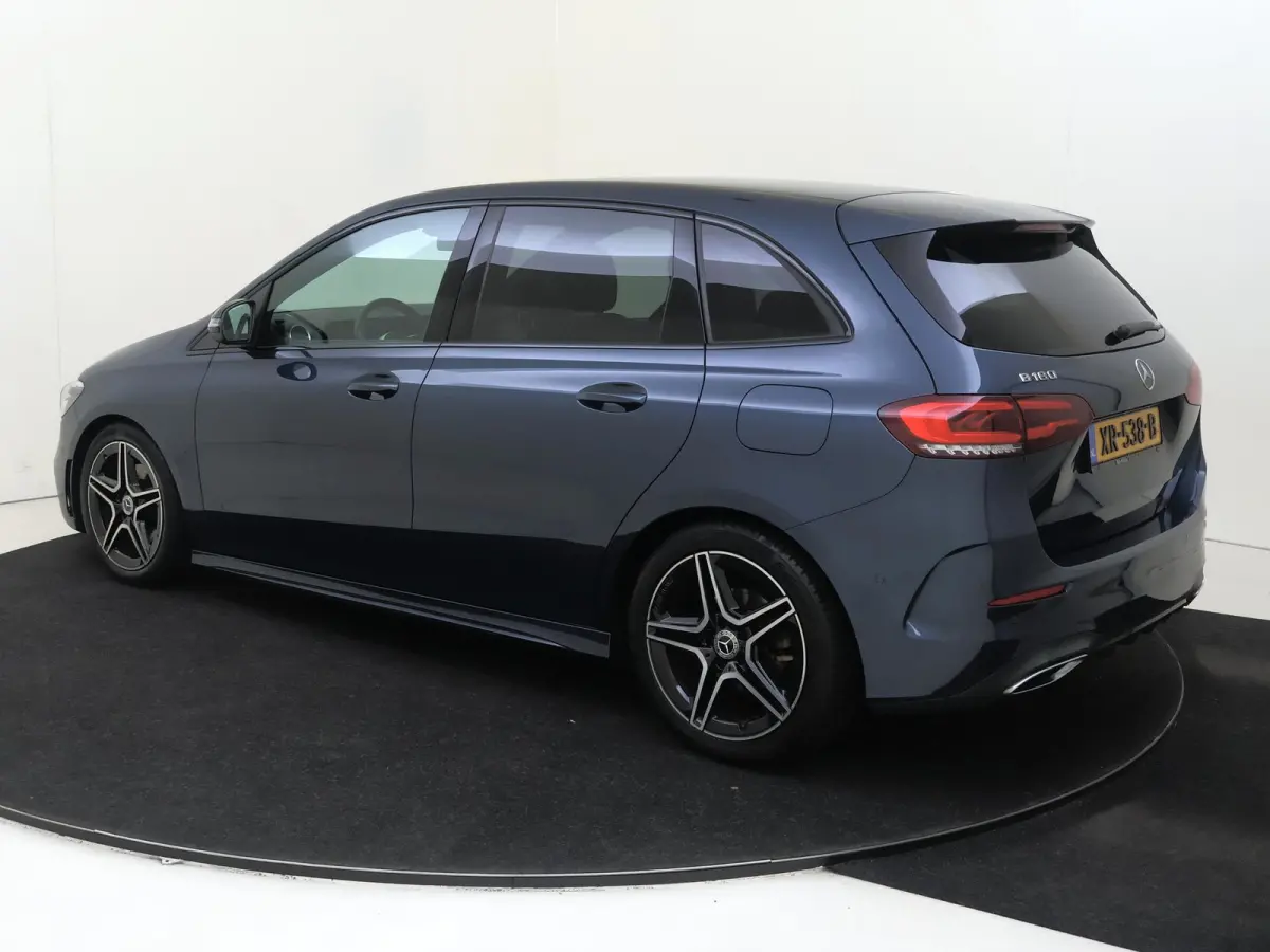 180 Business Solution AMG /Nightpakket /18Inch /Achteruitrijcamera /CarPlay