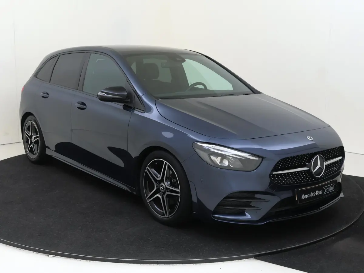 180 Business Solution AMG /Nightpakket /18Inch /Achteruitrijcamera /CarPlay