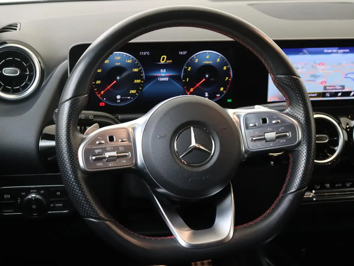 180 Business Solution AMG /Nightpakket /18Inch /Achteruitrijcamera /CarPlay