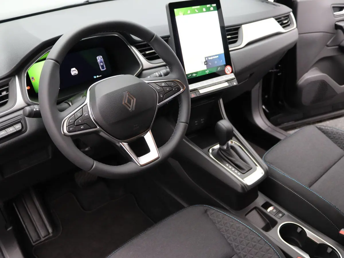 evolution full hybrid E-Tech 145 | Parkeercamera | Navigatie |