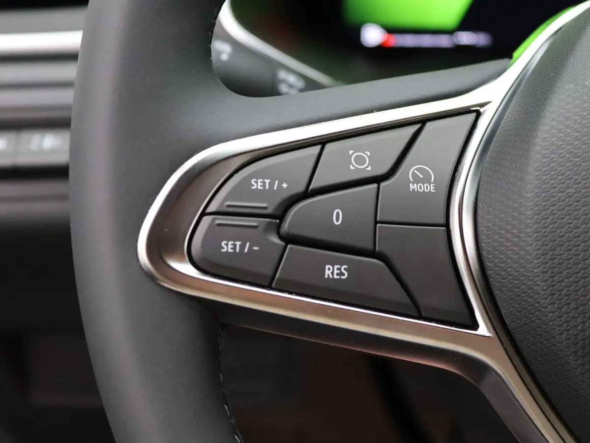 evolution full hybrid E-Tech 145 | Parkeercamera | Navigatie |