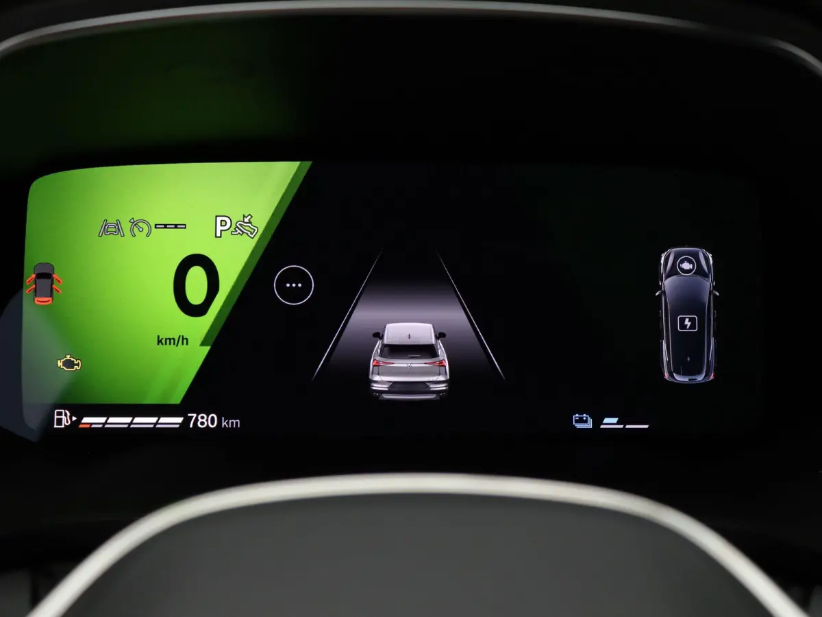 evolution full hybrid E-Tech 145 | Parkeercamera | Navigatie |