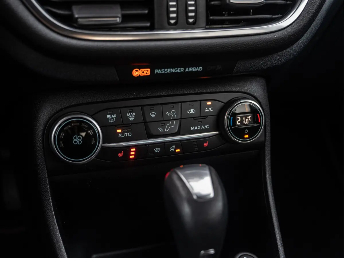 1.0 EcoBoost ST-Line | Navi | PDC | Winter Pack |