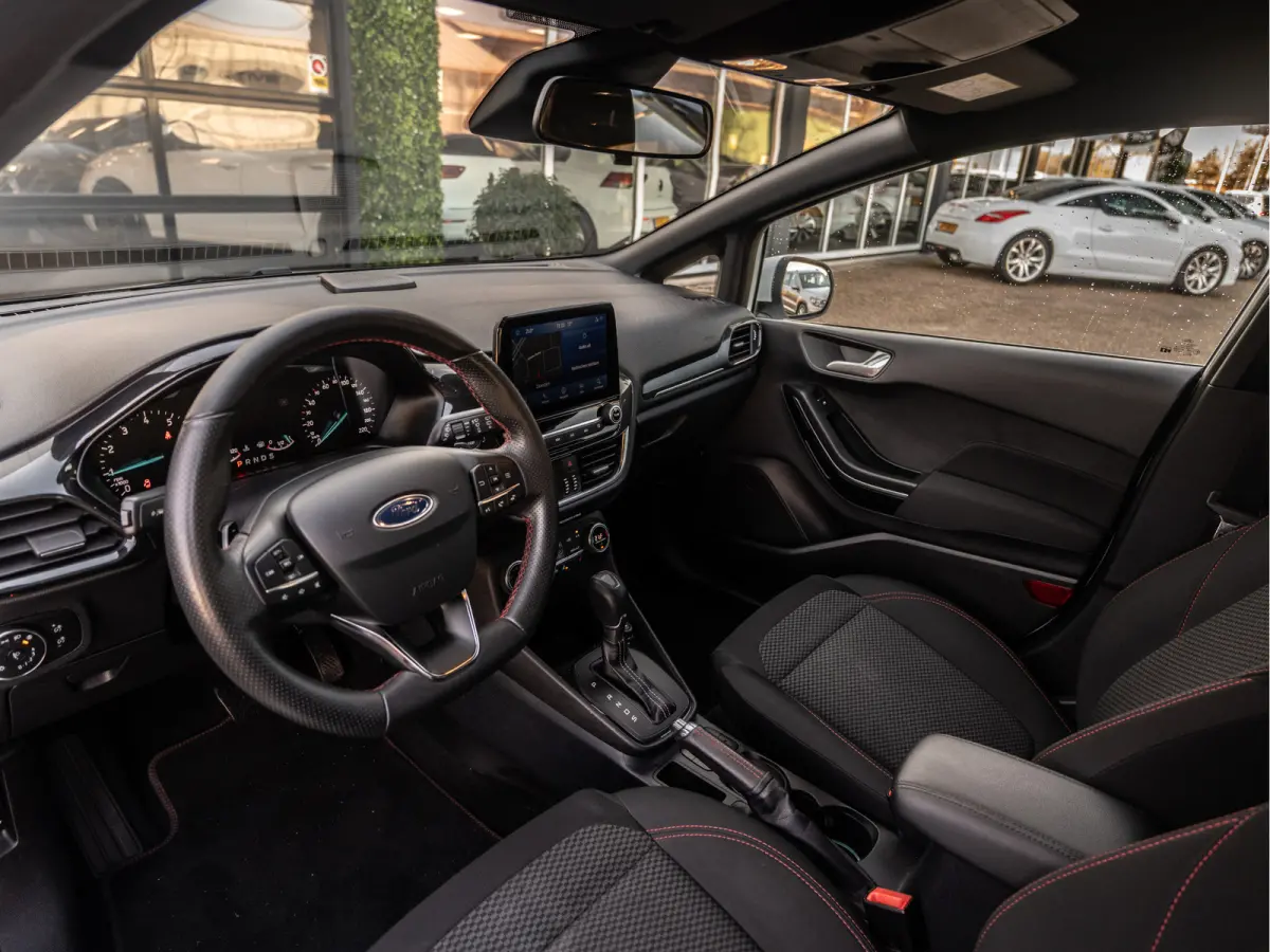 1.0 EcoBoost ST-Line | Navi | PDC | Winter Pack |