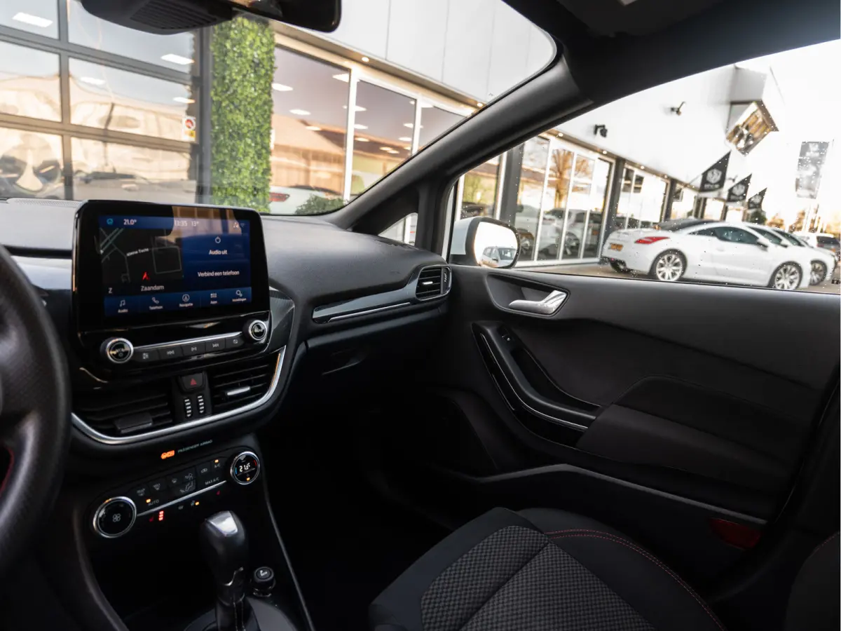 1.0 EcoBoost ST-Line | Navi | PDC | Winter Pack |
