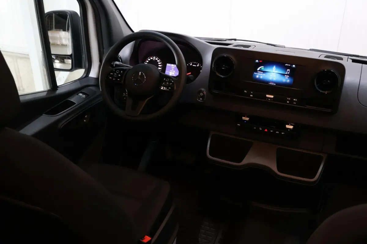 317 CDI L2 RWD