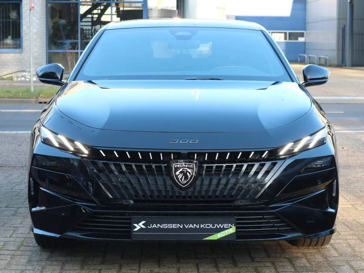 1.2 Hybrid 145 e-DCS6 GT / 360 Camera / Alcantara / LED
