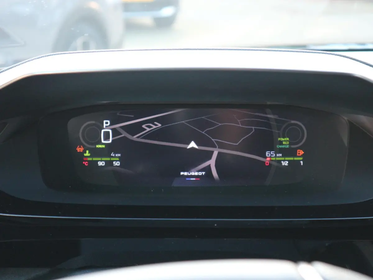 1.2 Hybrid 145 e-DCS6 GT / 360 Camera / Alcantara / LED
