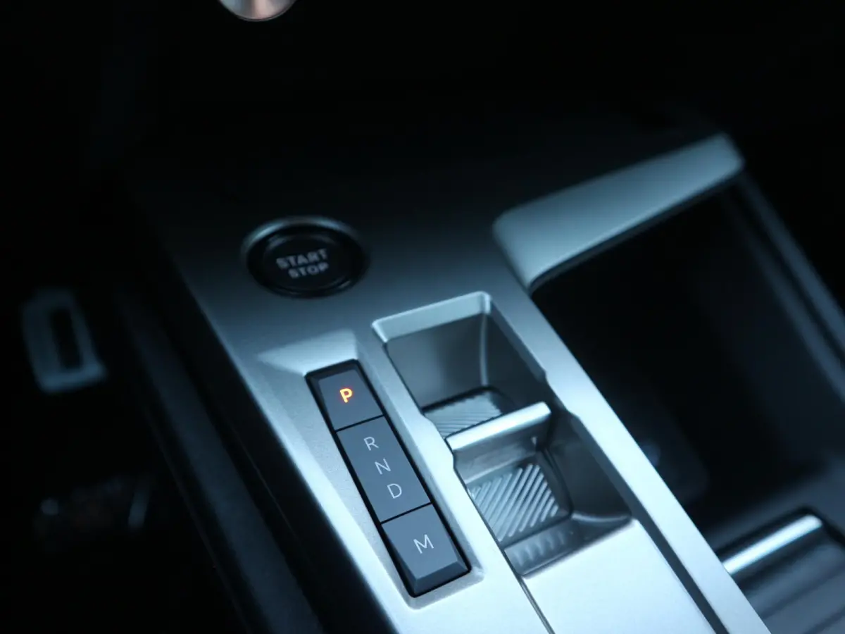 1.2 Hybrid 145 e-DCS6 GT / 360 Camera / Alcantara / LED