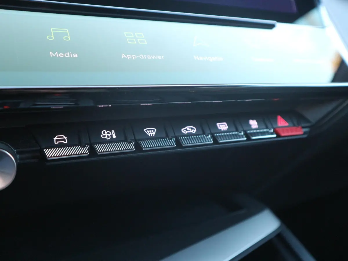 1.2 Hybrid 145 e-DCS6 GT / 360 Camera / Alcantara / LED