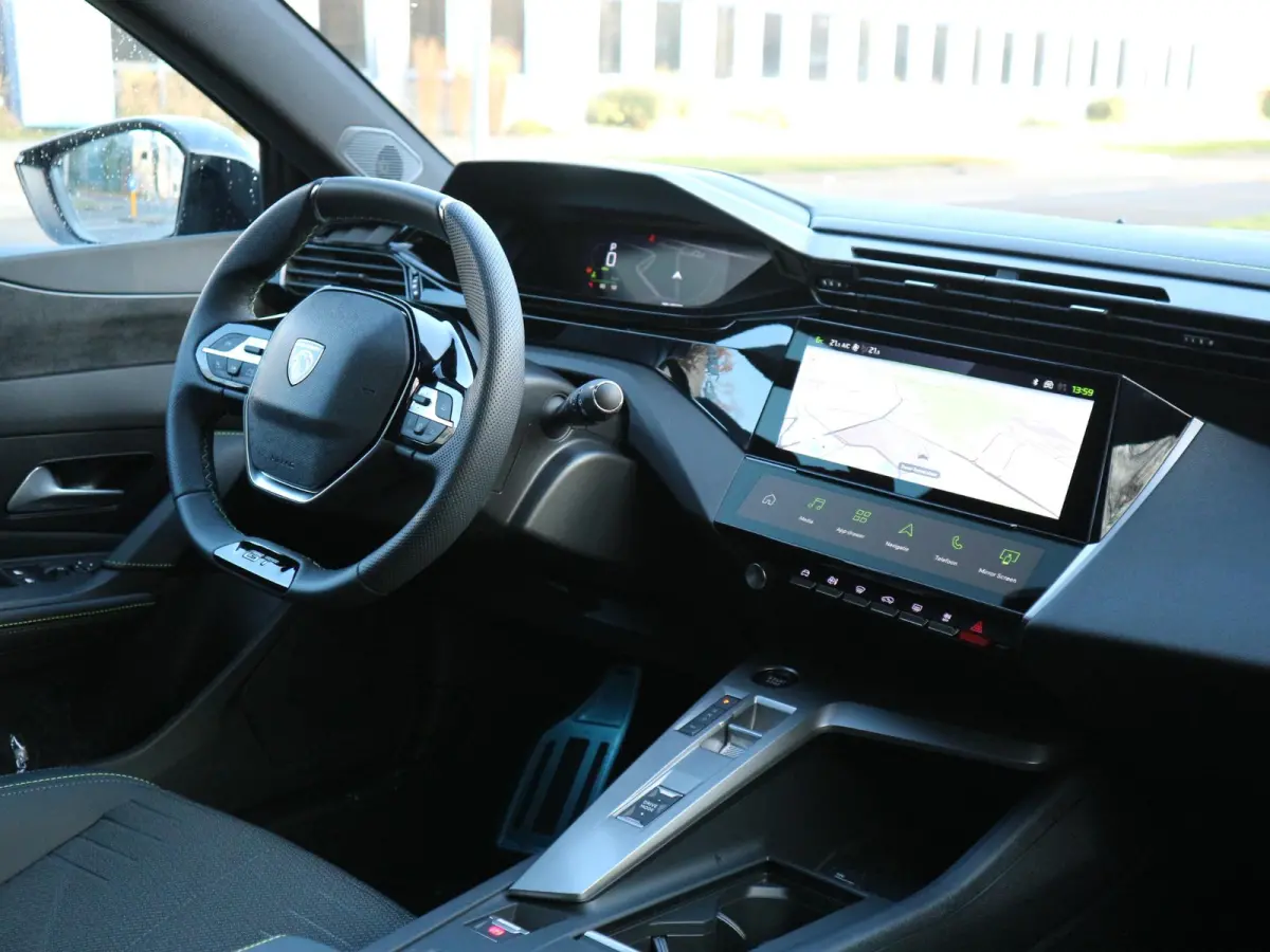 1.2 Hybrid 145 e-DCS6 GT / 360 Camera / Alcantara / LED