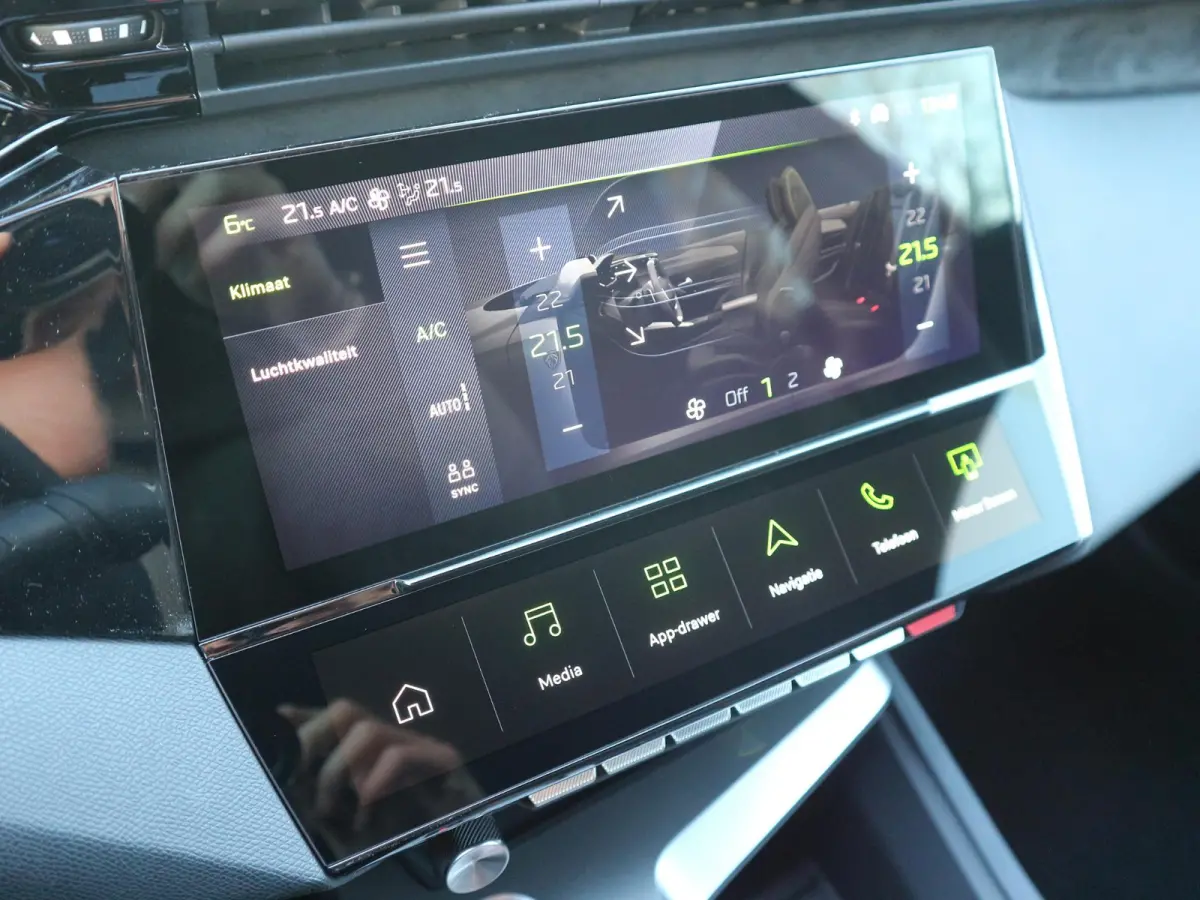 1.2 Hybrid 145 e-DCS6 GT / 360 Camera / Alcantara / LED