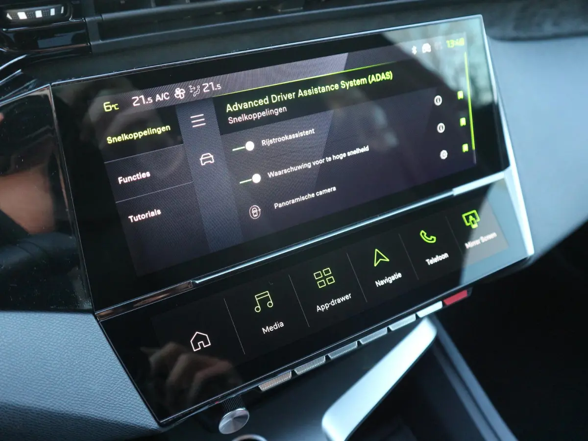 1.2 Hybrid 145 e-DCS6 GT / 360 Camera / Alcantara / LED