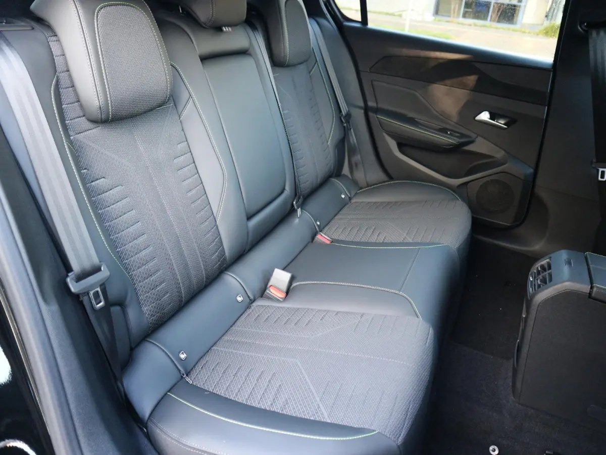 1.2 Hybrid 145 e-DCS6 GT / 360 Camera / Alcantara / LED