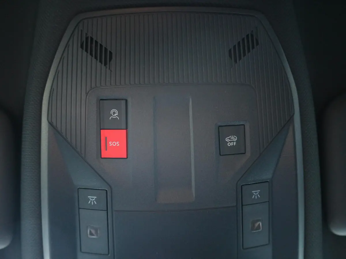 1.2 Hybrid 145 e-DCS6 GT / 360 Camera / Alcantara / LED