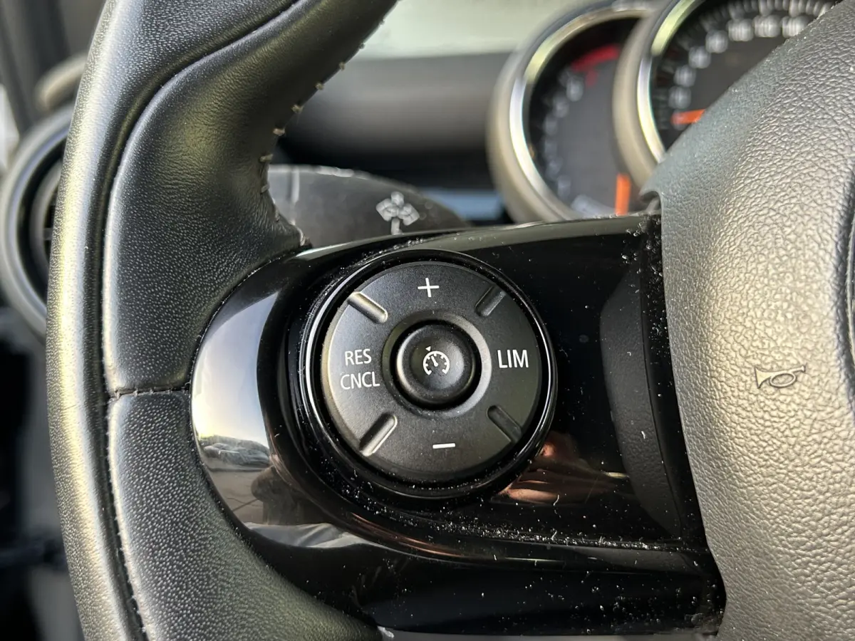 1.5 One Chili | AUTOMAAT | LEDER | CARPLAY/ANDROID | NAVI | CRUISE CONTROL | LMV 17'' | PDC V+A | STOELVERWARMING | CLIMATE CONTROL | LED | BLUETOOTH