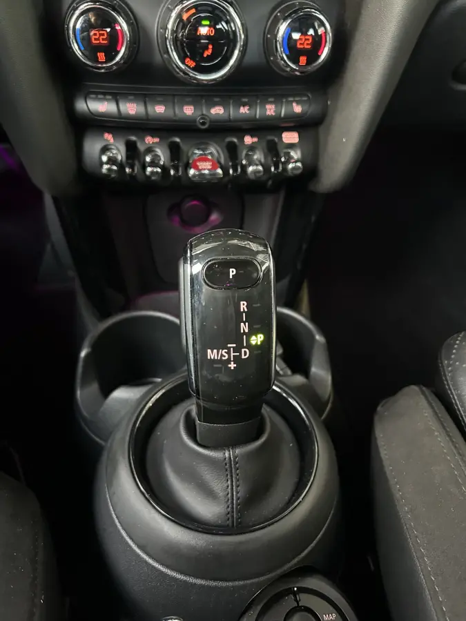 1.5 One Chili | AUTOMAAT | LEDER | CARPLAY/ANDROID | NAVI | CRUISE CONTROL | LMV 17'' | PDC V+A | STOELVERWARMING | CLIMATE CONTROL | LED | BLUETOOTH