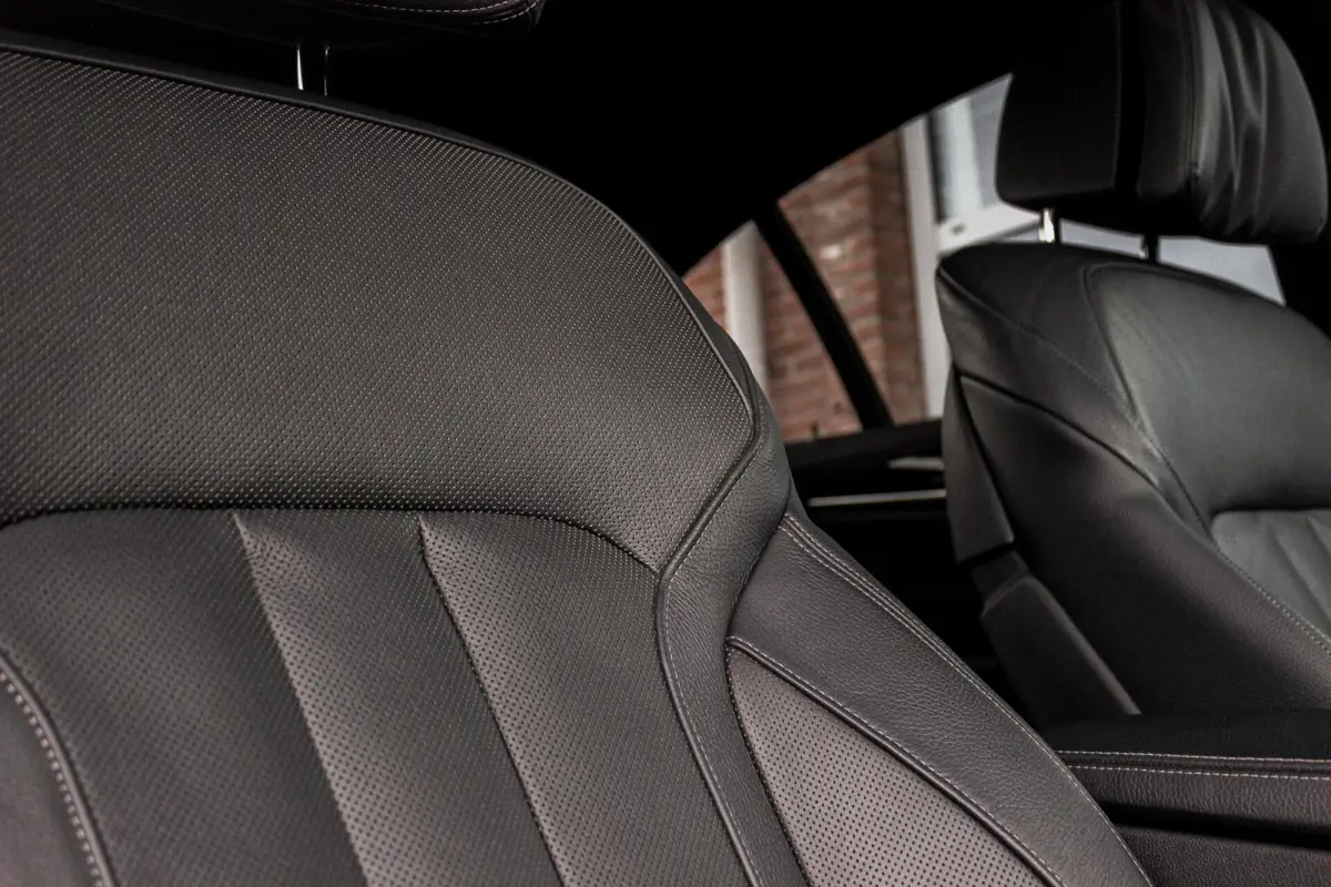 M550d xDrive High Executive | 2e eigenaar | Driving Assistant Plus | Innovation pakket | Stoelverwarming & -ventilatie | Stuurverwarming | Harman-kardon | 360 camera