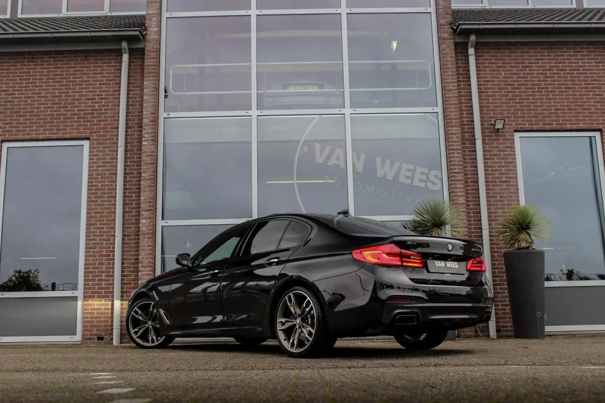 M550d xDrive High Executive | 2e eigenaar | Driving Assistant Plus | Innovation pakket | Stoelverwarming & -ventilatie | Stuurverwarming | Harman-kardon | 360 camera