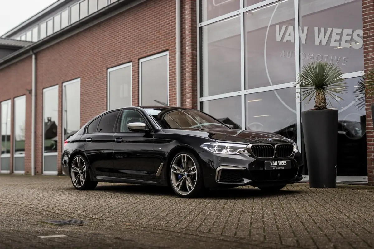 M550d xDrive High Executive | 2e eigenaar | Driving Assistant Plus | Innovation pakket | Stoelverwarming & -ventilatie | Stuurverwarming | Harman-kardon | 360 camera