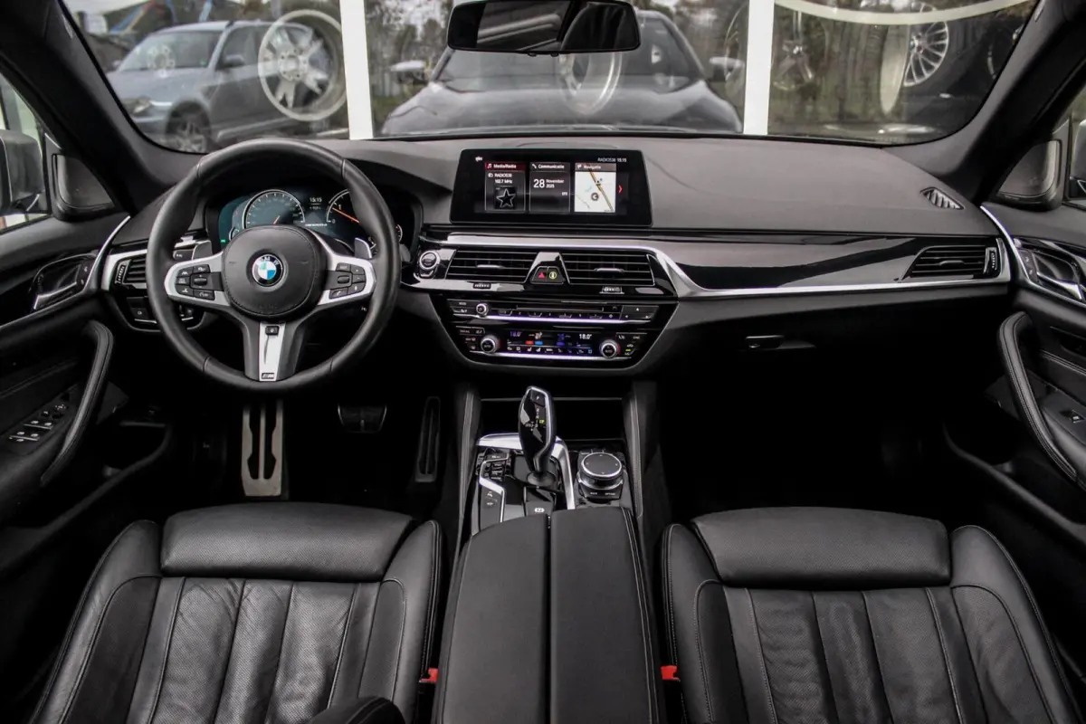 M550d xDrive High Executive | 2e eigenaar | Driving Assistant Plus | Innovation pakket | Stoelverwarming & -ventilatie | Stuurverwarming | Harman-kardon | 360 camera