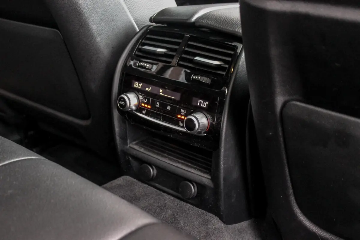 M550d xDrive High Executive | 2e eigenaar | Driving Assistant Plus | Innovation pakket | Stoelverwarming & -ventilatie | Stuurverwarming | Harman-kardon | 360 camera