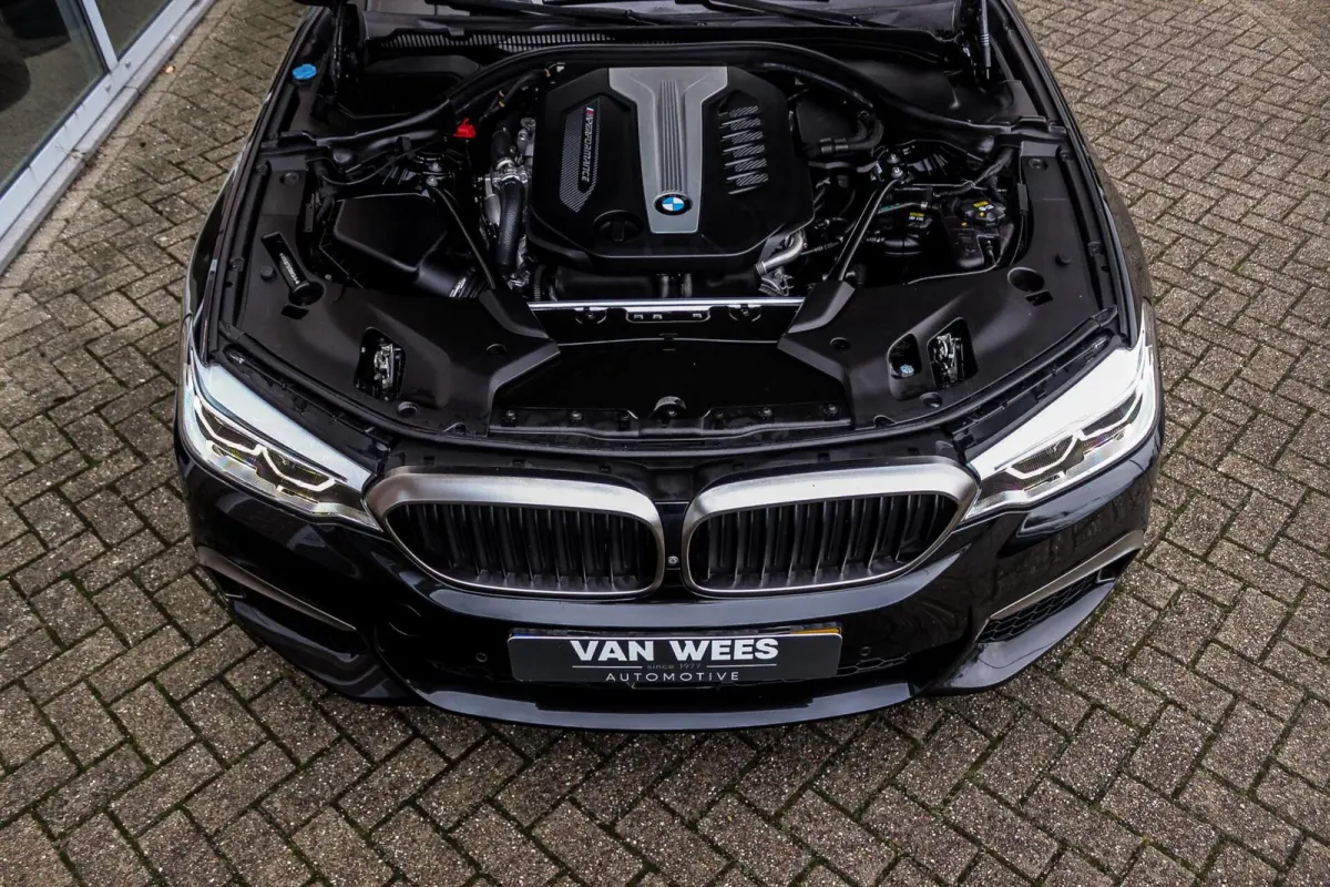 M550d xDrive High Executive | 2e eigenaar | Driving Assistant Plus | Innovation pakket | Stoelverwarming & -ventilatie | Stuurverwarming | Harman-kardon | 360 camera