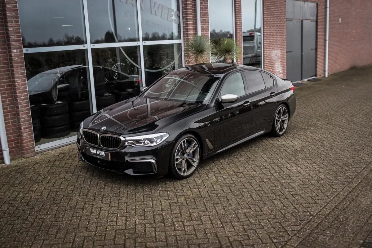M550d xDrive High Executive | 2e eigenaar | Driving Assistant Plus | Innovation pakket | Stoelverwarming & -ventilatie | Stuurverwarming | Harman-kardon | 360 camera