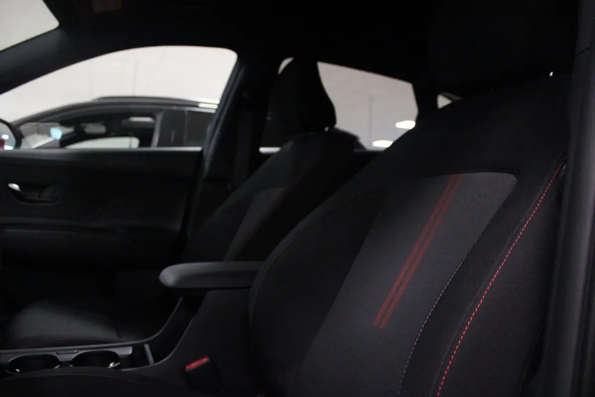 1.6 GDI 130PK HEV N LINE | *NIEUWE AUTO!* | NAVIGATIE | DRAADLOZE APPLE CARPLAY/ANDROID AUTO | ADAPTIVE CRUISE CONTROL | CLIMATE CONTROL | DODEHOEK DETECTIE | DRAADLOZE TELEFOONLADER |  18" 