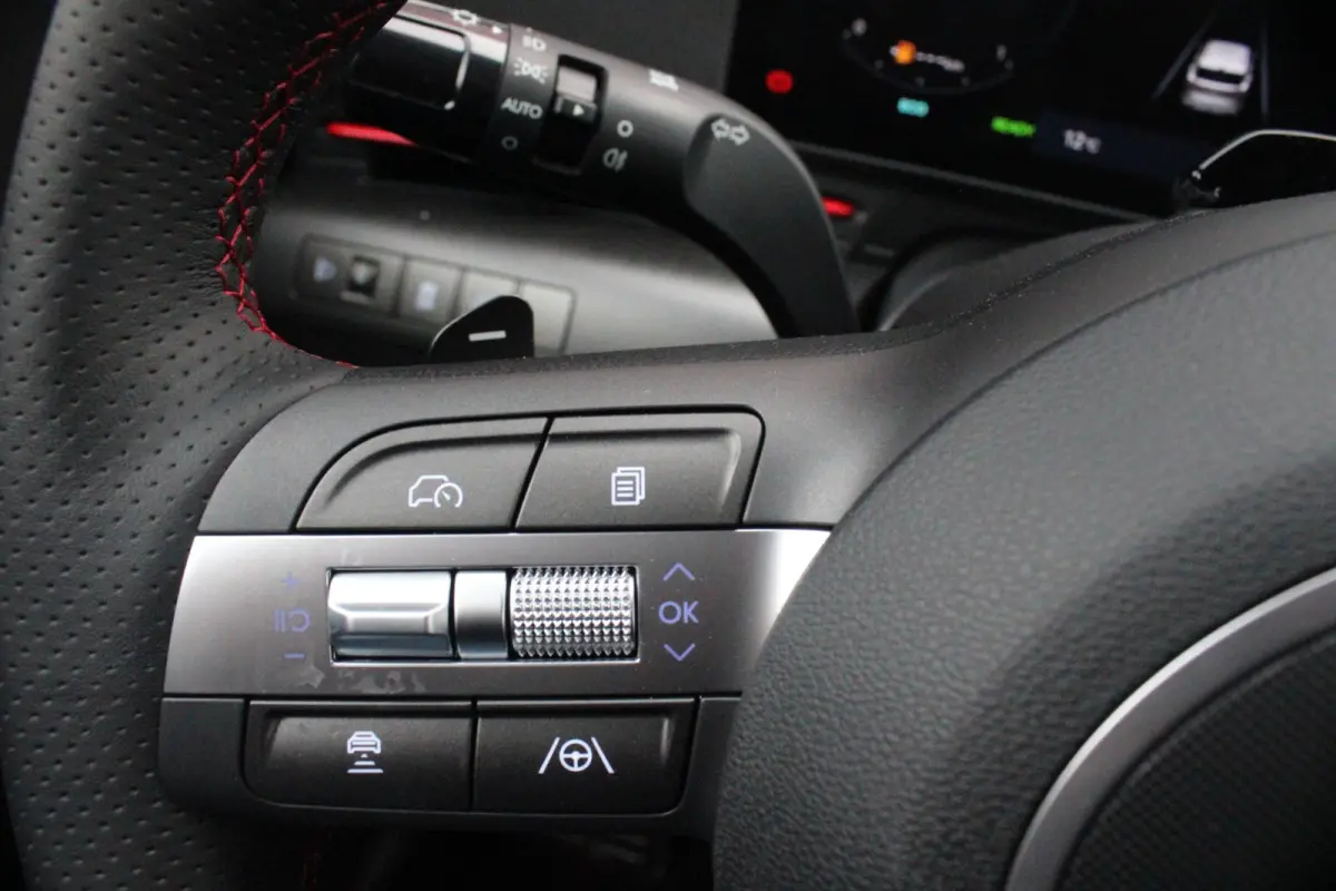 1.6 GDI 130PK HEV N LINE | *NIEUWE AUTO!* | NAVIGATIE | DRAADLOZE APPLE CARPLAY/ANDROID AUTO | ADAPTIVE CRUISE CONTROL | CLIMATE CONTROL | DODEHOEK DETECTIE | DRAADLOZE TELEFOONLADER |  18" 