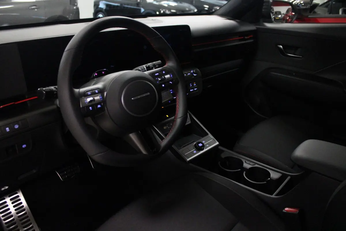 1.6 GDI 130PK HEV N LINE | *NIEUWE AUTO!* | NAVIGATIE | DRAADLOZE APPLE CARPLAY/ANDROID AUTO | ADAPTIVE CRUISE CONTROL | CLIMATE CONTROL | DODEHOEK DETECTIE | DRAADLOZE TELEFOONLADER |  18" 