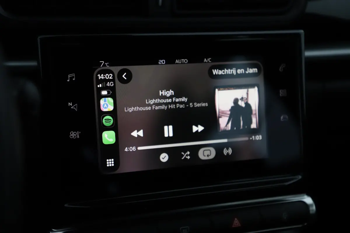 1.2 Feel Carplay Android Navigatie Climate Cruise Control Rijstrooksensor Parkeersensor All-season banden!