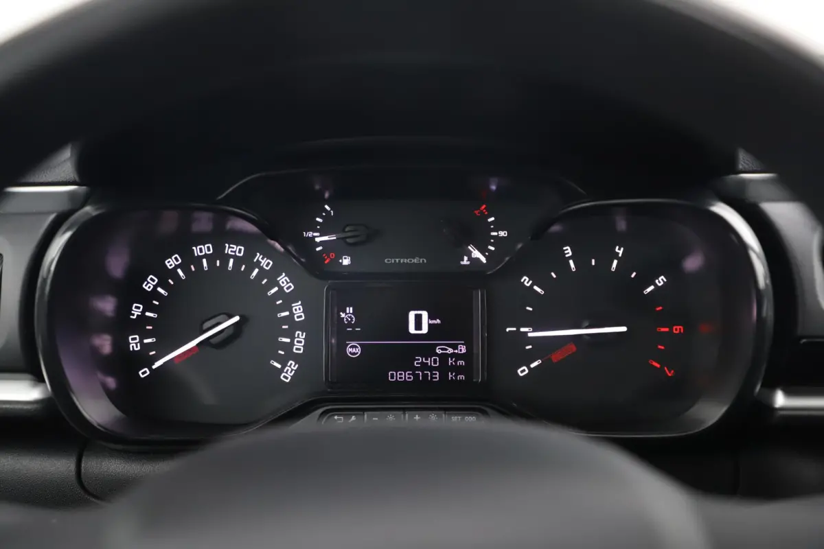 1.2 Feel Carplay Android Navigatie Climate Cruise Control Rijstrooksensor Parkeersensor All-season banden!