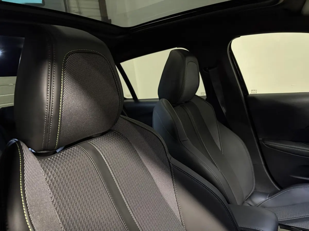 1.2 PureTech 100 GT PANO KEYLESS VOL'