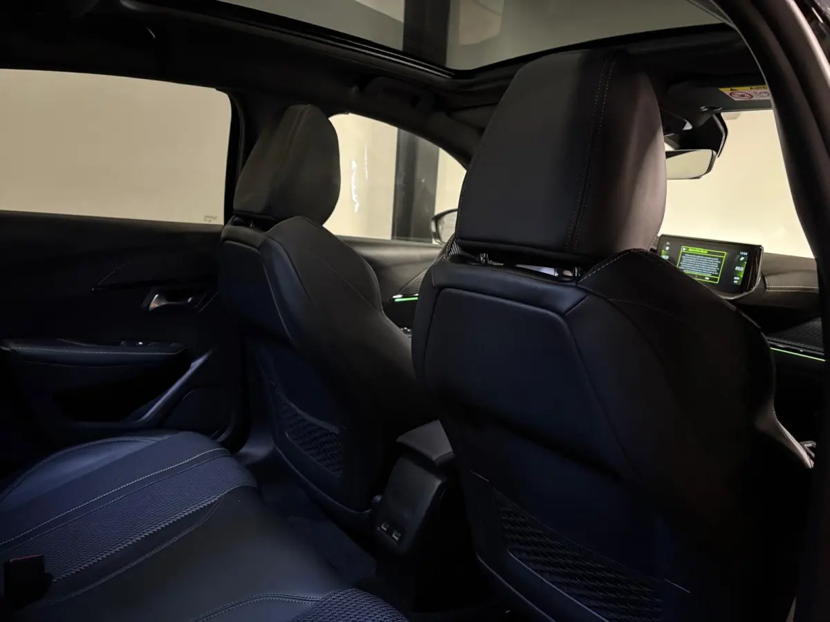 1.2 PureTech 100 GT PANO KEYLESS VOL'