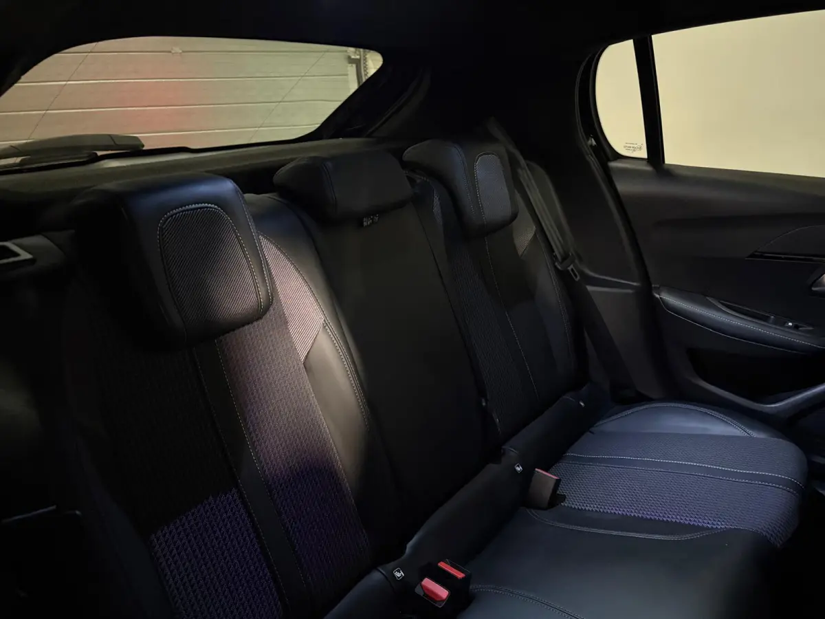 1.2 PureTech 100 GT PANO KEYLESS VOL'