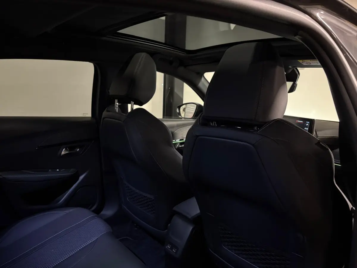 1.2 PureTech 100 GT PANO KEYLESS VOL'