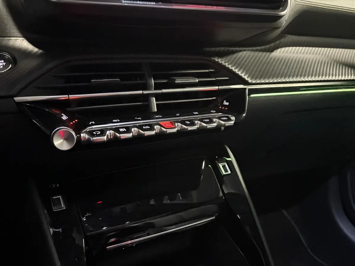 1.2 PureTech 100 GT PANO KEYLESS VOL'