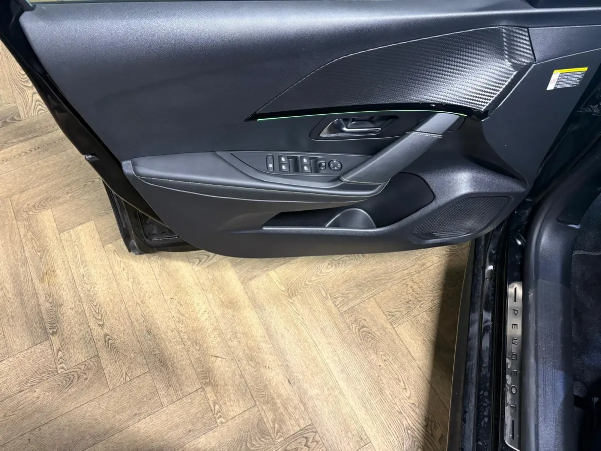 1.2 PureTech 100 GT PANO KEYLESS VOL'