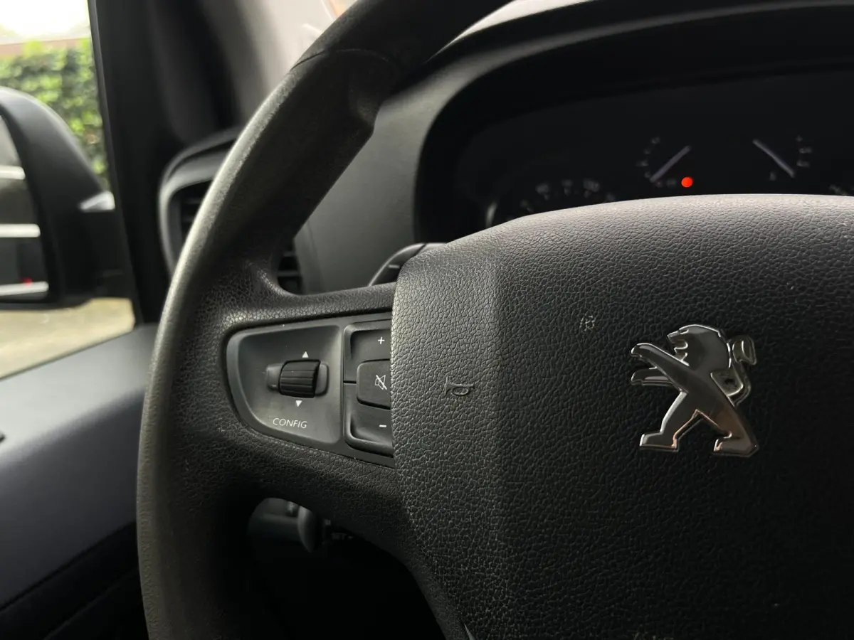 2.0 BlueHDI 120 Premium, Automaat, CarPlay, 360 Camera, Cruise, NAP
