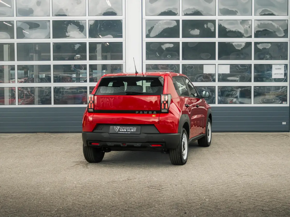 Red 11 kW 44 kWh | Airco | Cruise | Apple Carplay | 16" | PDC