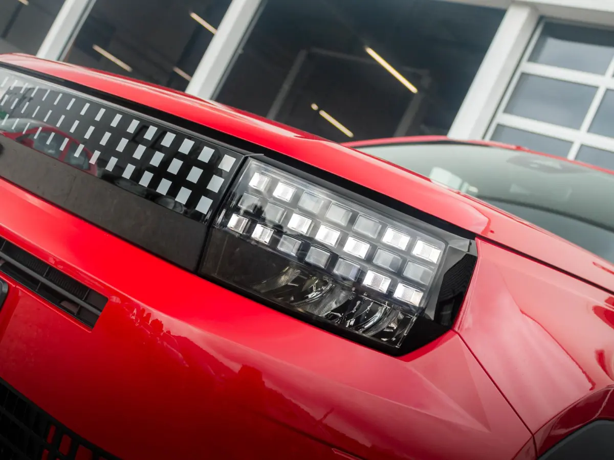Red 11 kW 44 kWh | Airco | Cruise | Apple Carplay | 16" | PDC