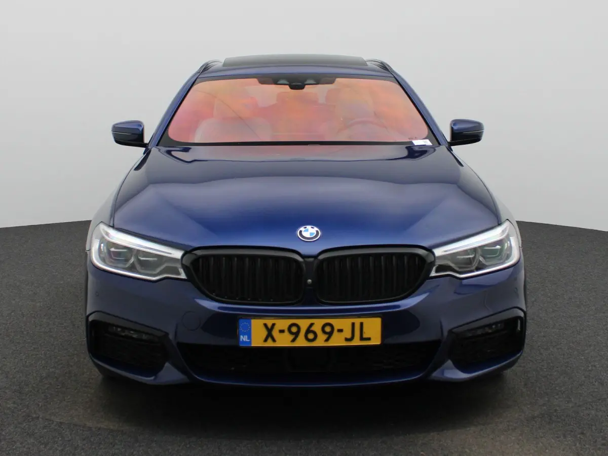 540i xDrive High Executive | Automaat | Panoramadak | Harman Kardon | Lederen Bekleding | Stoelverwarming + Stoelventilatie | head-up display | 360. Camera | Sfeerverlichting |