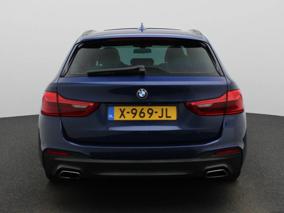 540i xDrive High Executive | Automaat | Panoramadak | Harman Kardon | Lederen Bekleding | Stoelverwarming + Stoelventilatie | head-up display | 360. Camera | Sfeerverlichting |