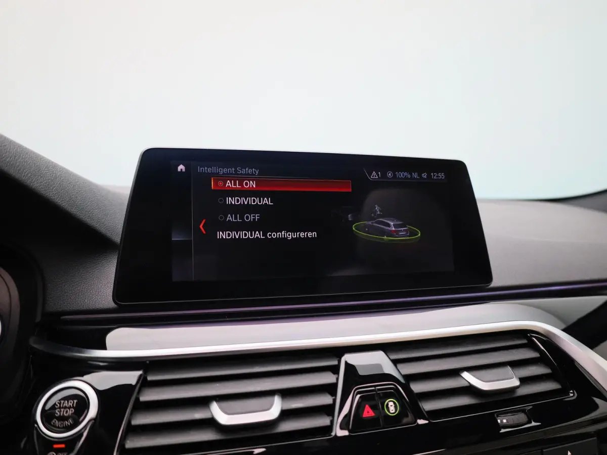 540i xDrive High Executive | Automaat | Panoramadak | Harman Kardon | Lederen Bekleding | Stoelverwarming + Stoelventilatie | head-up display | 360. Camera | Sfeerverlichting |