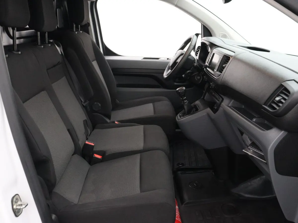 1.5 Diesel 120 S&S L2 | 120pk | Laadvloer | Gladde Betimmering | Airco | Parkeersensoren | Slechts 45.000km! |